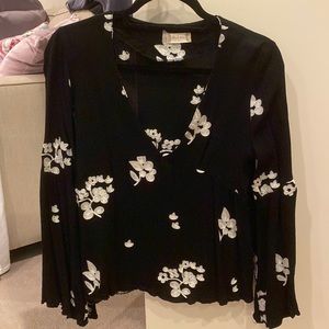 Altar’d State Black V-Neck Long-Sleeve Top